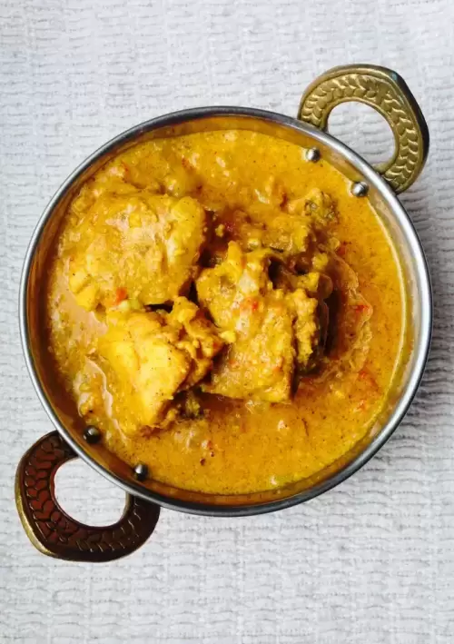 Murgh Shahi Korma (Kaju Gravy)